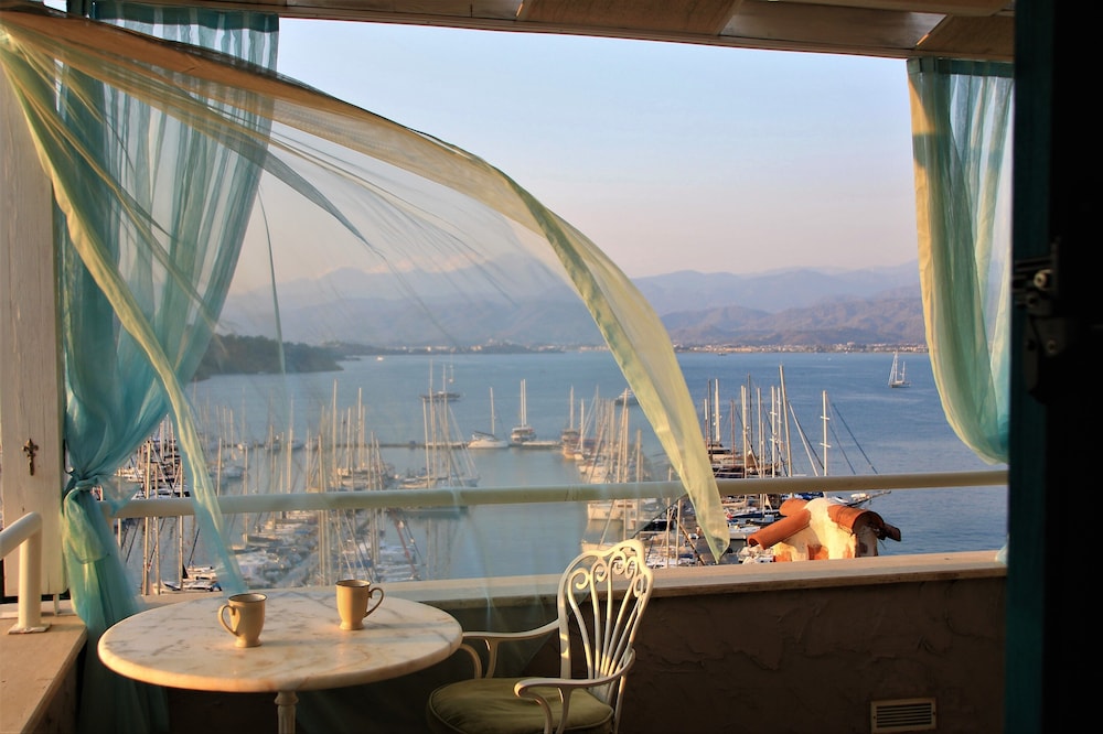 Unique Hotel Fethiye 59/69