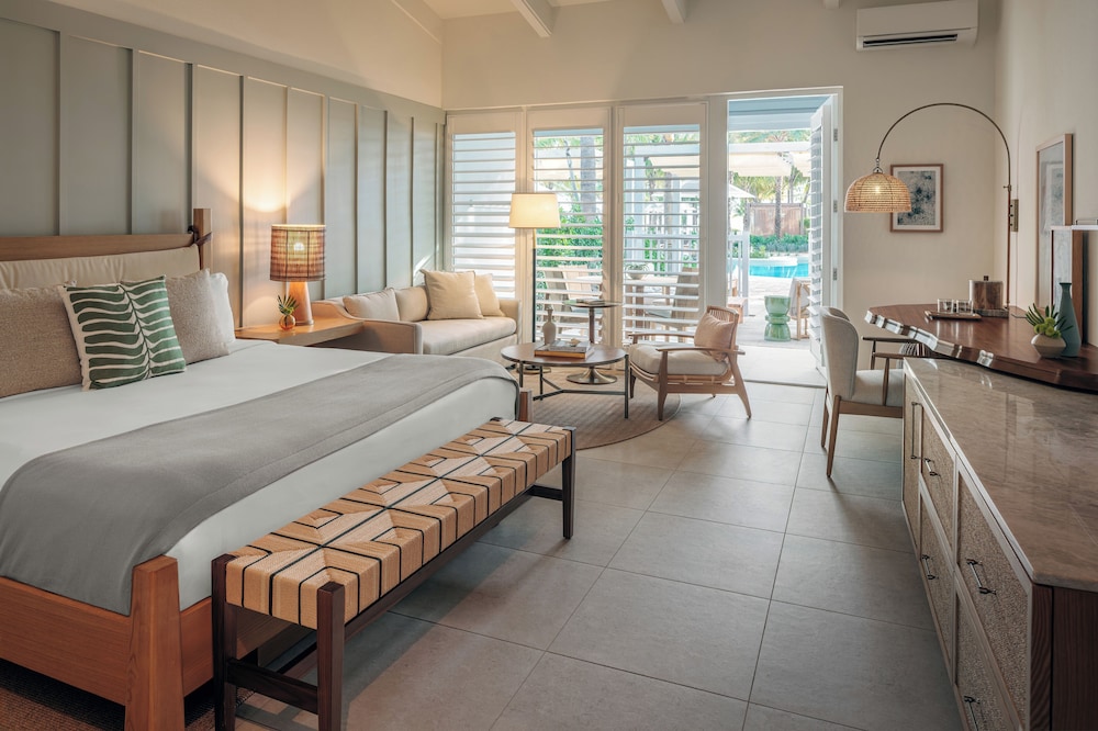 Cabana, King Bed, Pool Side