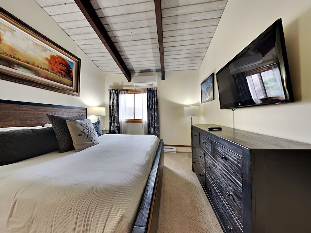 1 Bedroom, Plus, Loft, Deluxe, 2 Double Beds, King Bed, Sofa