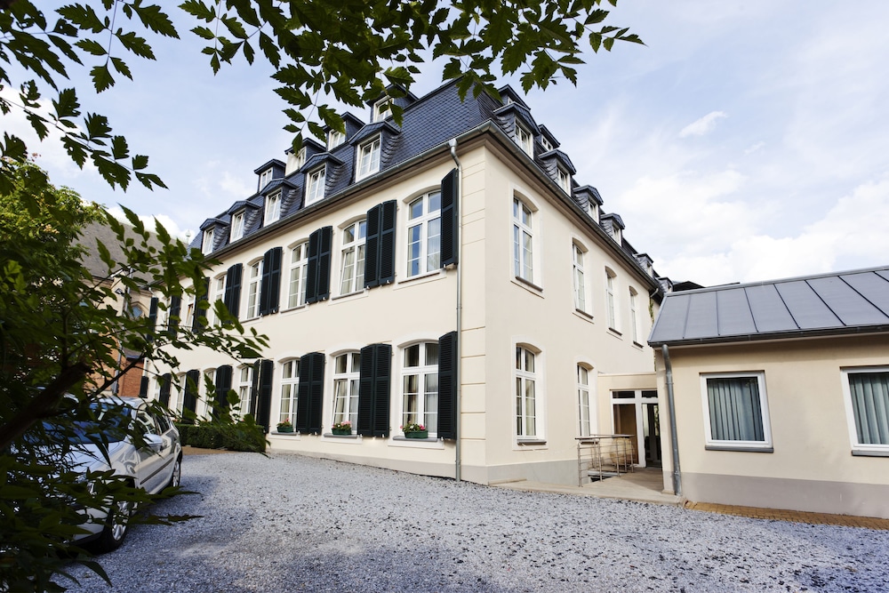 Classic Hotel Harmonie 4/77