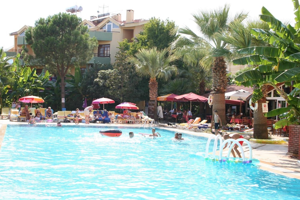 Club Palm Garden Keskin 3/68