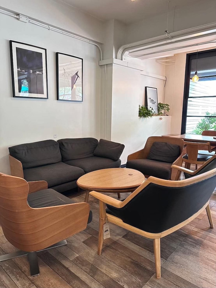 T Hostel at Victory Monument 33/46