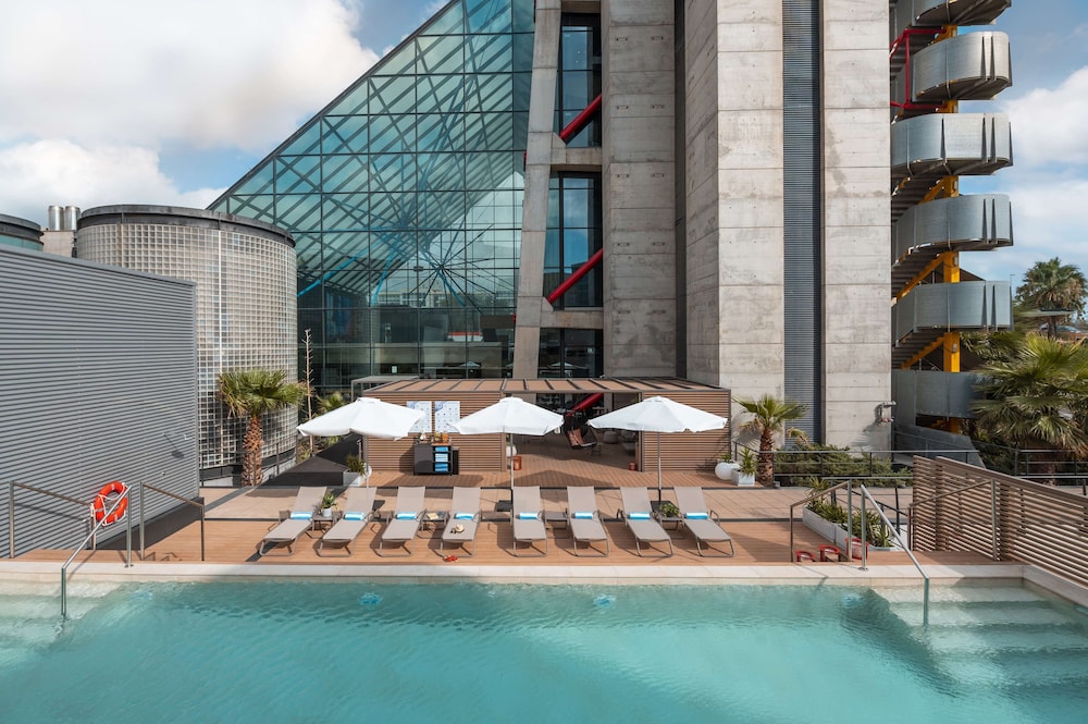 Hyatt Regency Barcelona Tower 36/82