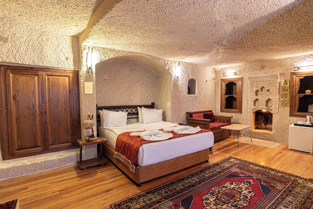 Dervish Cave House 14/50