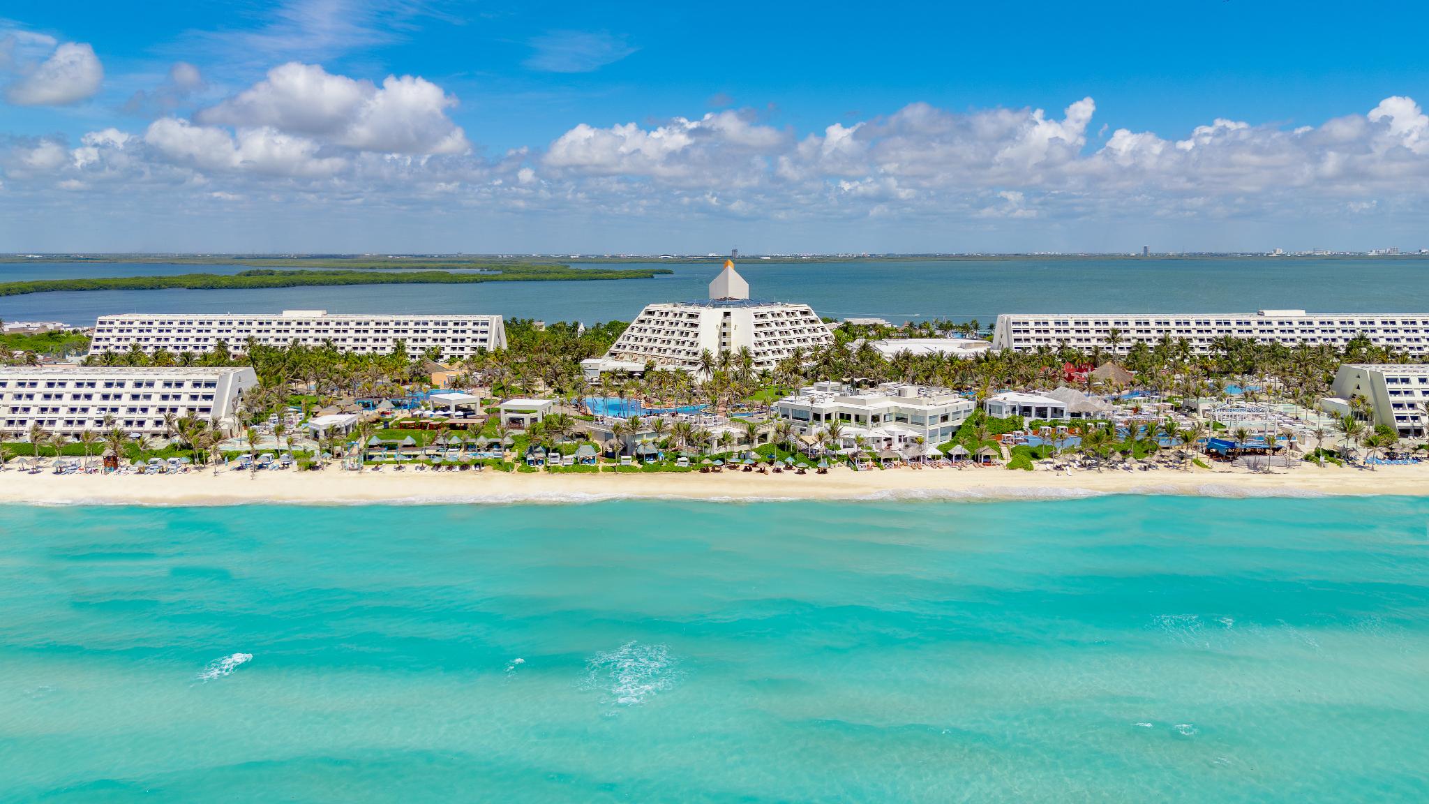 Grand Oasis Cancun All Inclusive in CANCUN