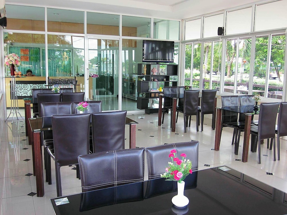 Fahproundfon Hotel 16/32