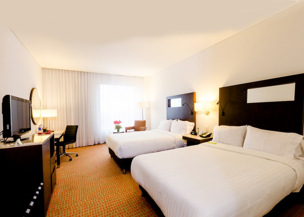 Holiday Inn Bogota Airport 23/75