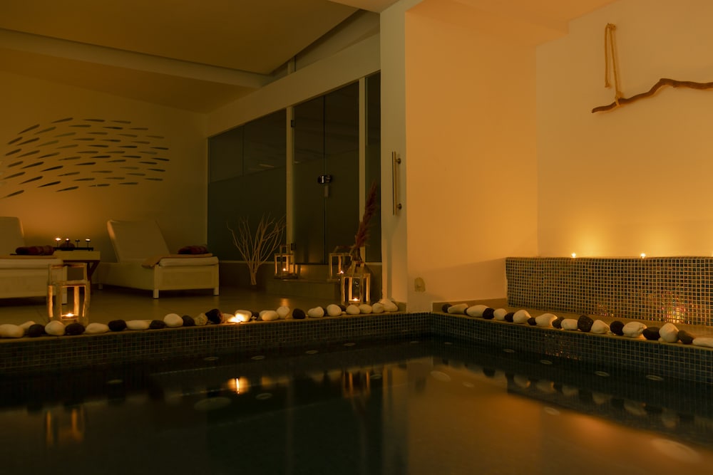 Astro Palace Suites And Spa 40/73