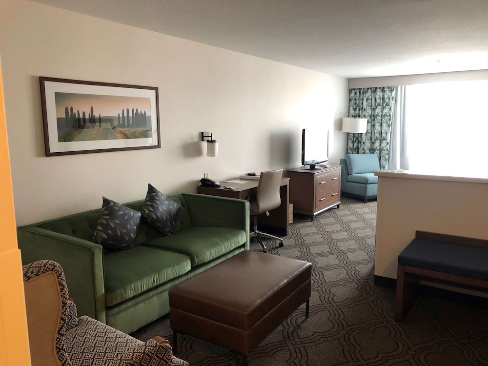 Best Western Premier Pasco Inn & Suites 40/64