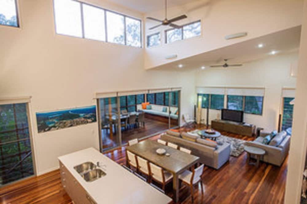 Beach Road Holiday Homes 43/76