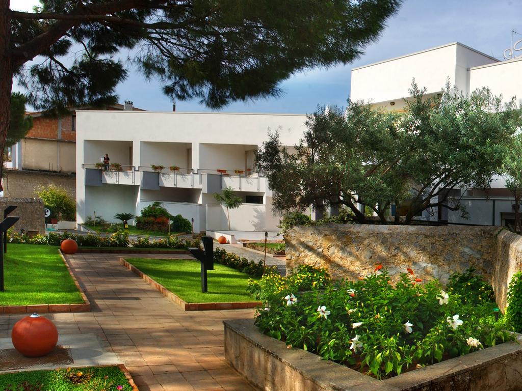 BAIA HOTEL 35/41