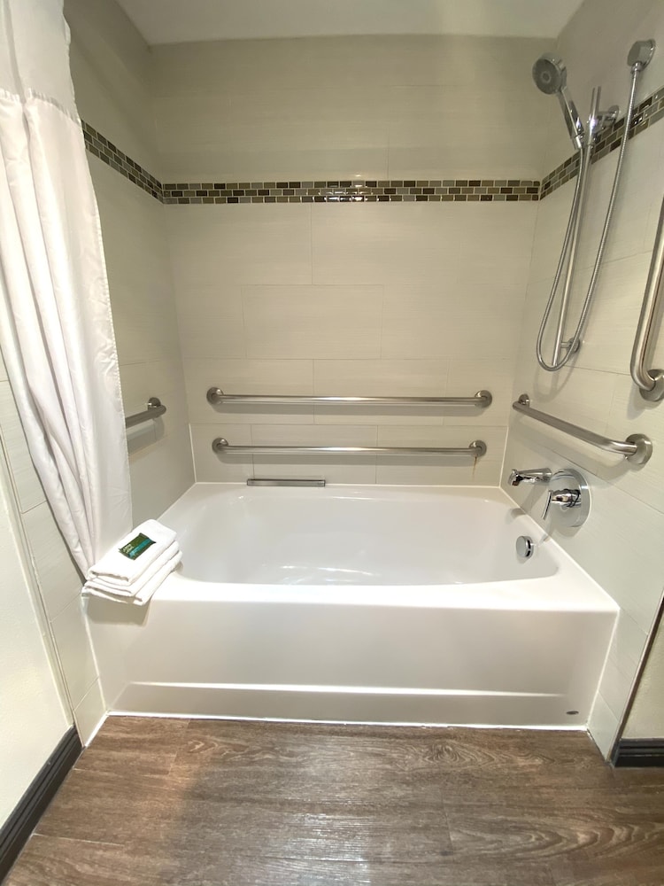غرفة قياسية بسريرين كوين لذوي الإعاقة، Redac Gateway Hotel 4/5