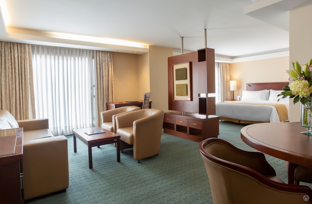 Ghl Capital Hotel 36/42