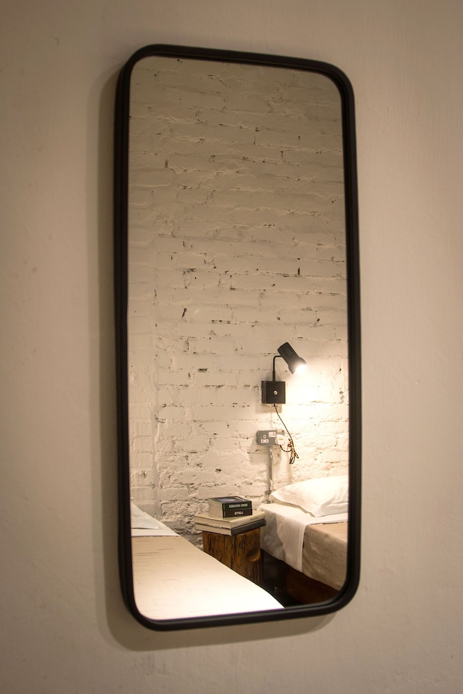 The Brownstone Hostel & Space 21/50