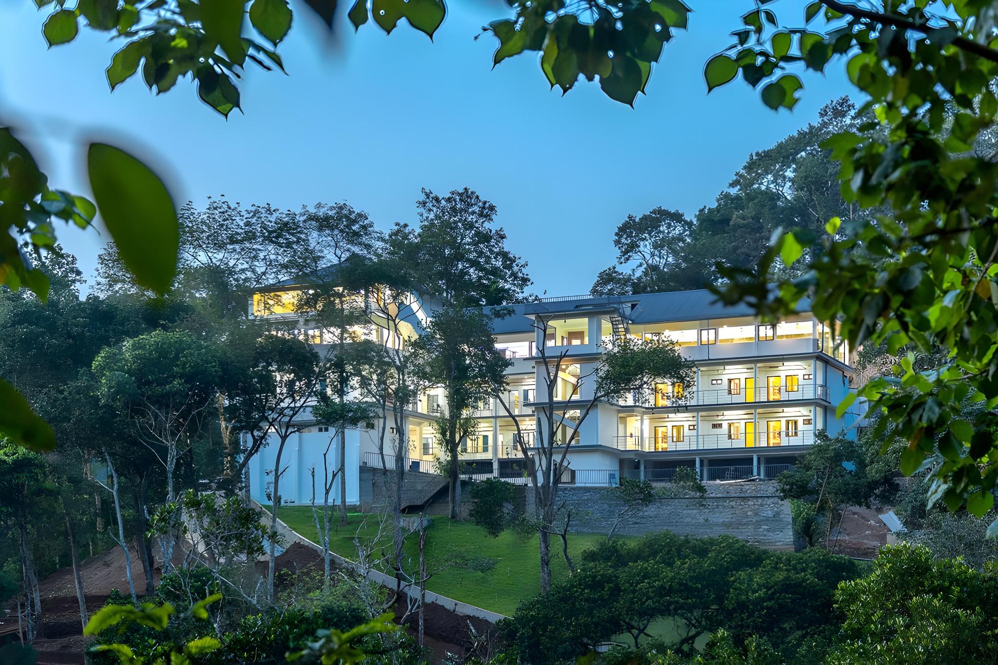 Hostess Thekkady 3/24