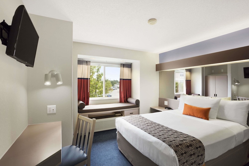 Microtel Inn Louisville East 15/28