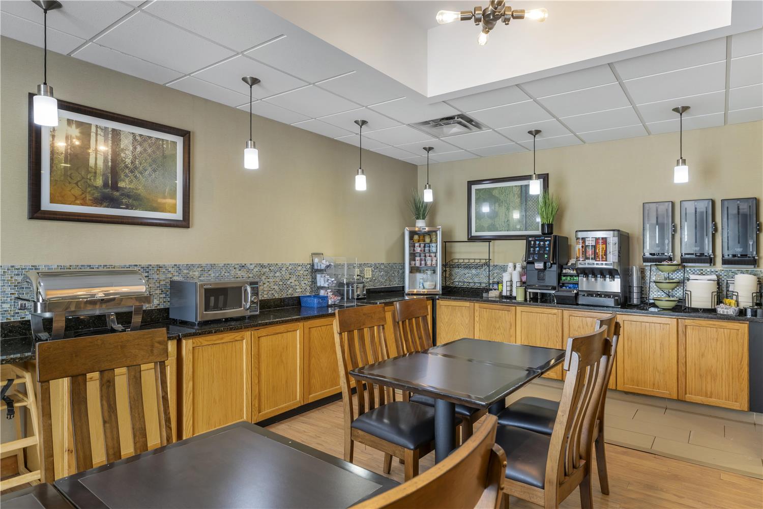 Best Western Plus University Inn 16/19