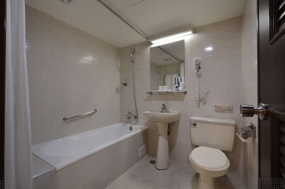 Toong Mao Evergreen Hotel 33/40