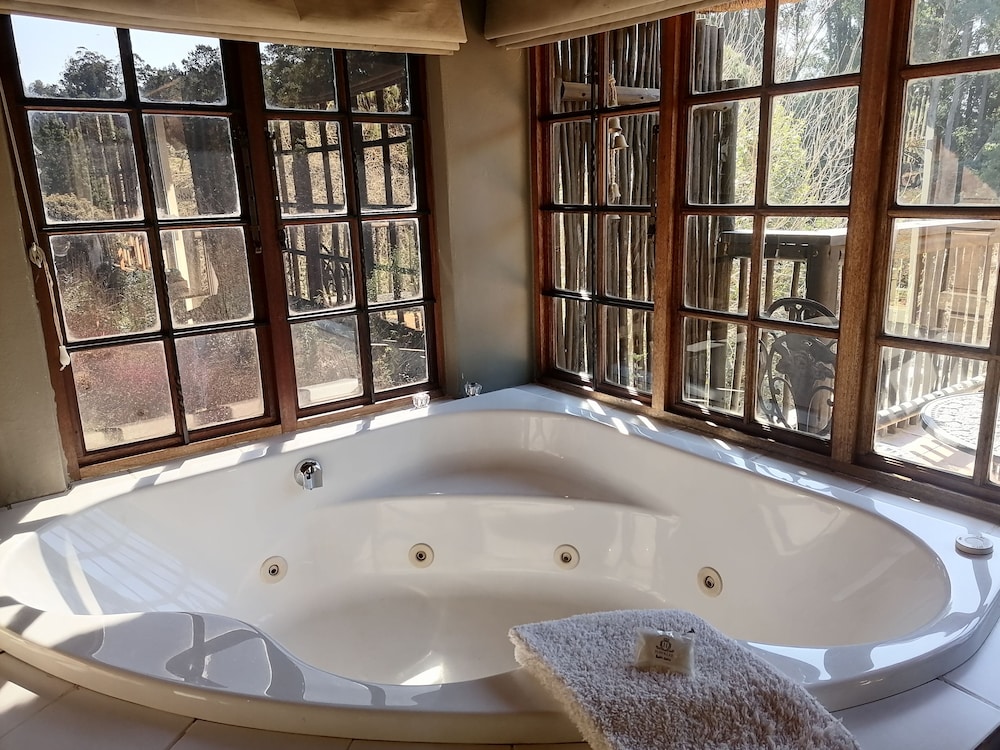 Hawklee Country House 24/50