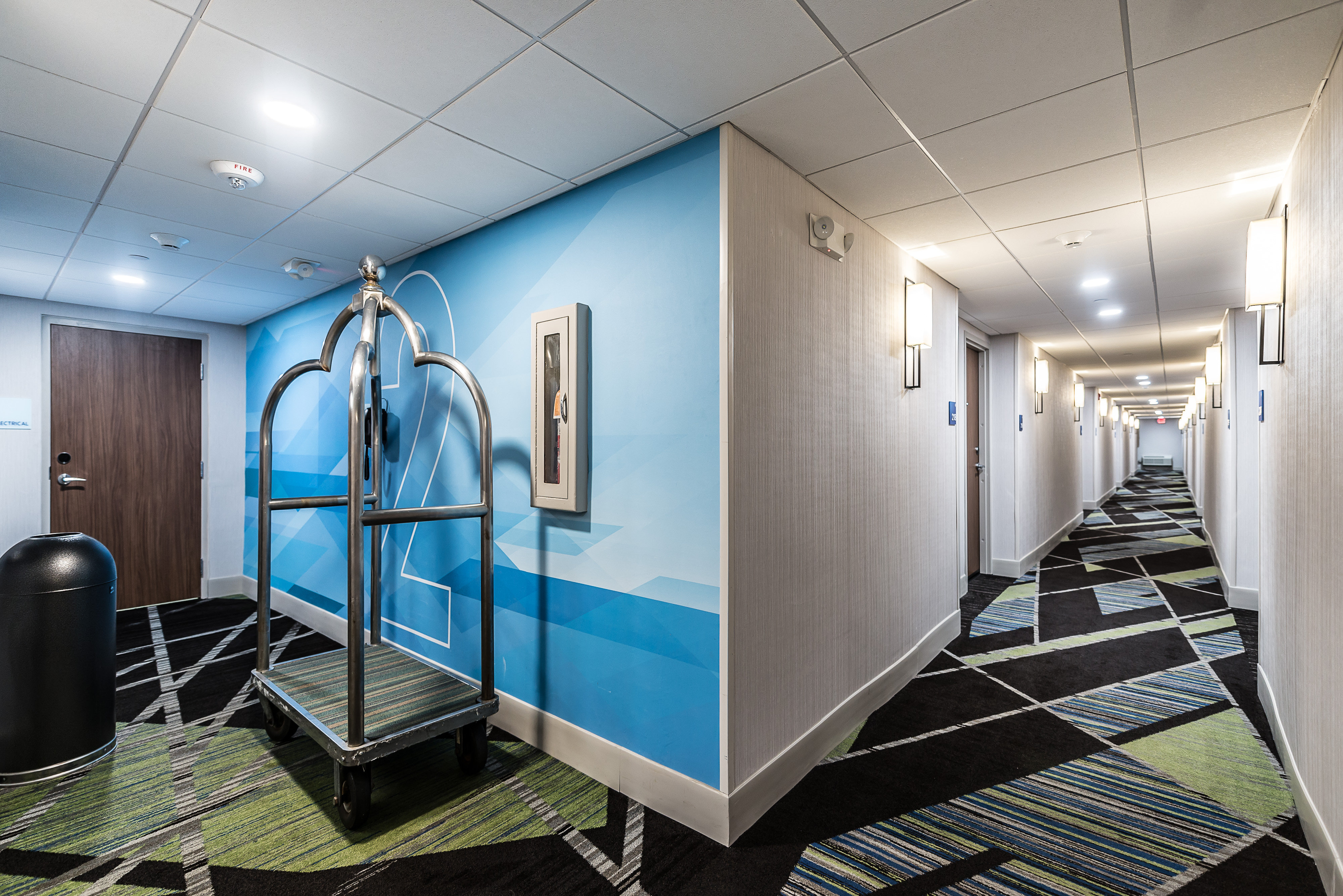 Holiday Inn Express Flint-Campus Area 34/65