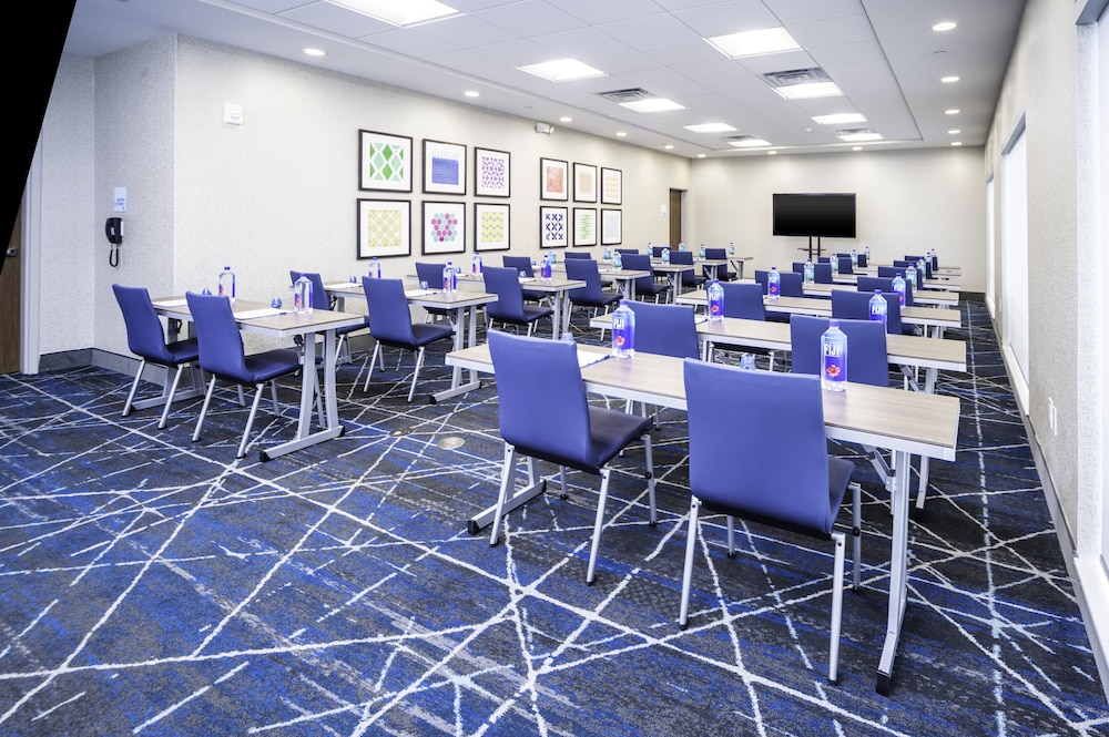 Holiday Inn Express Suites Rock Hill An Ihg Hotel 38/49