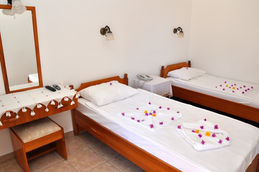 Gloria Tibi Jarra Hotel 7/17