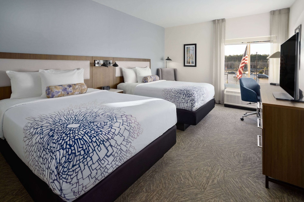 La Quinta Inn & Suites by Wyndham Locust Grove 23/55