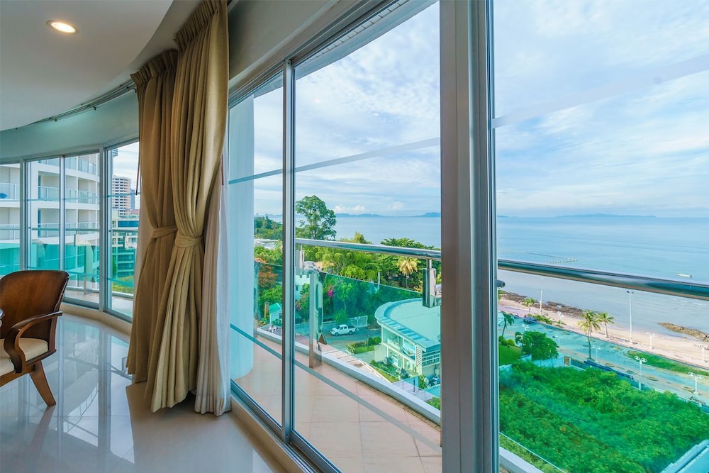 Royal Beach View 38/71