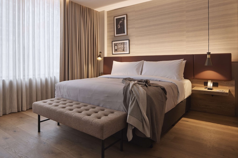 Rydges Melbourne 12/50