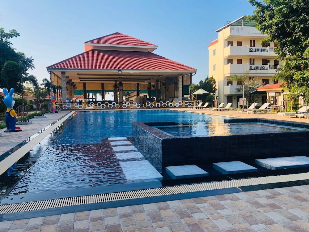 New Travel Beach Resort 4/68