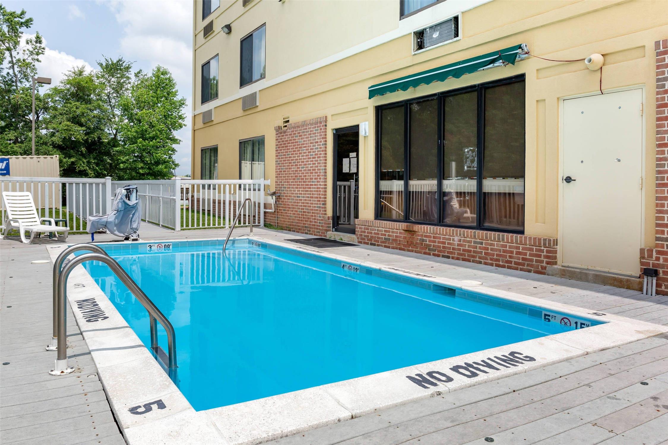 Comfort Suites Dover University Area 36/36