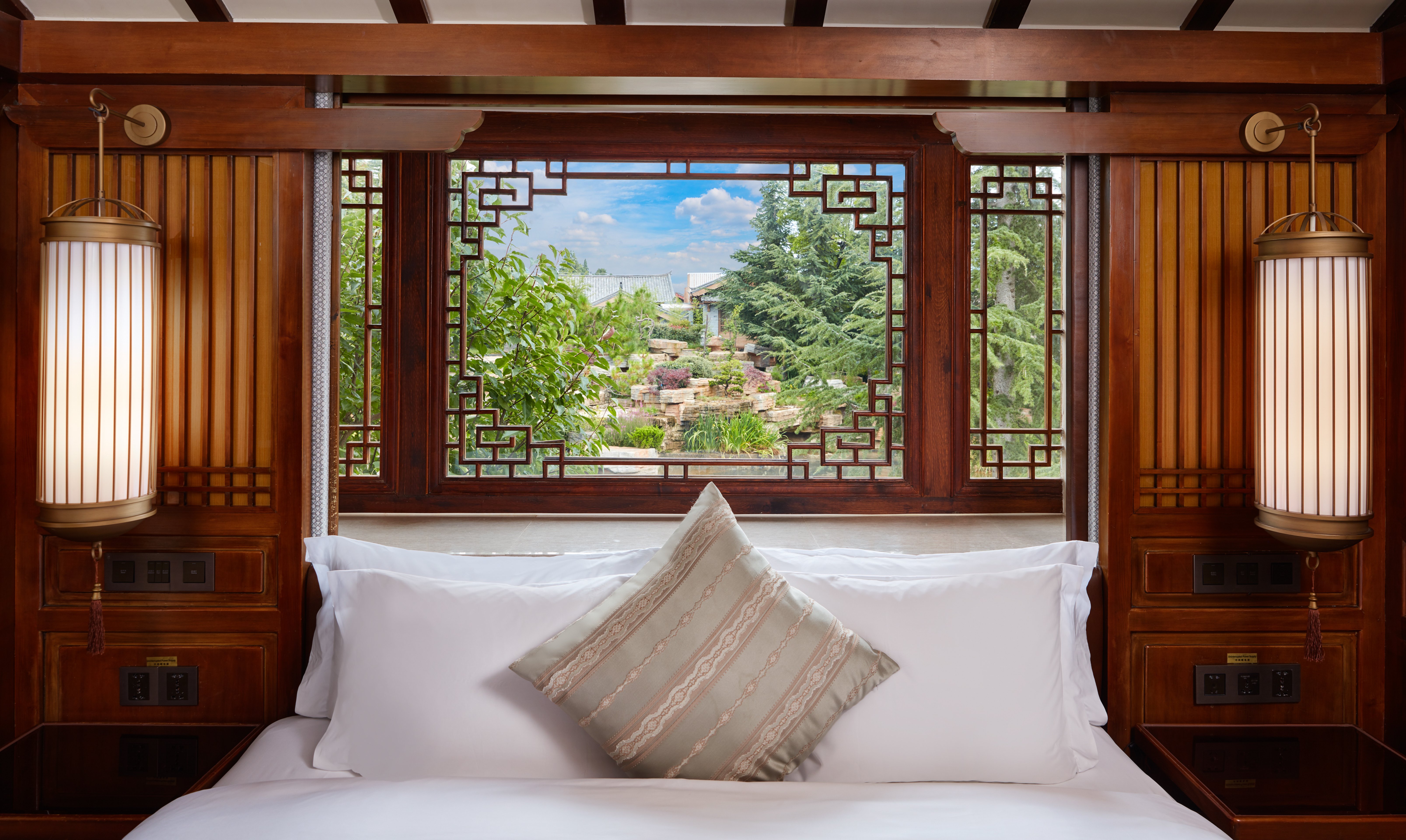 INTERCONTINENTAL LIJIANG ANCIENT TOWN RESORT 12/50
