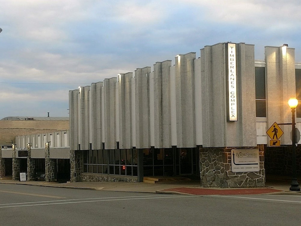 The Stables Inn and Suites 2/57