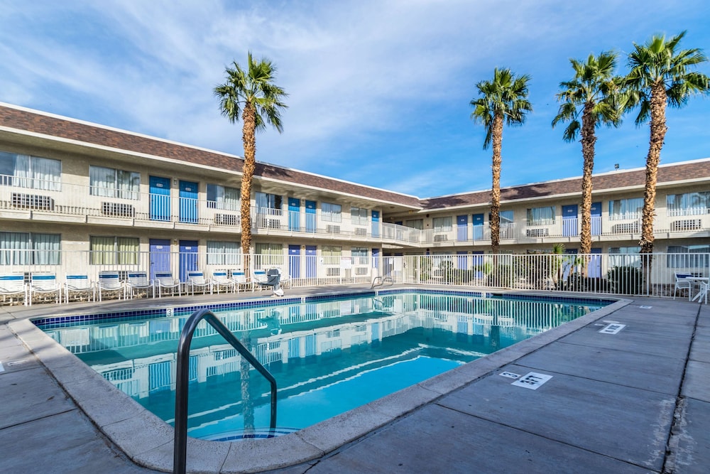 Motel6 el Centro Ca 24/33