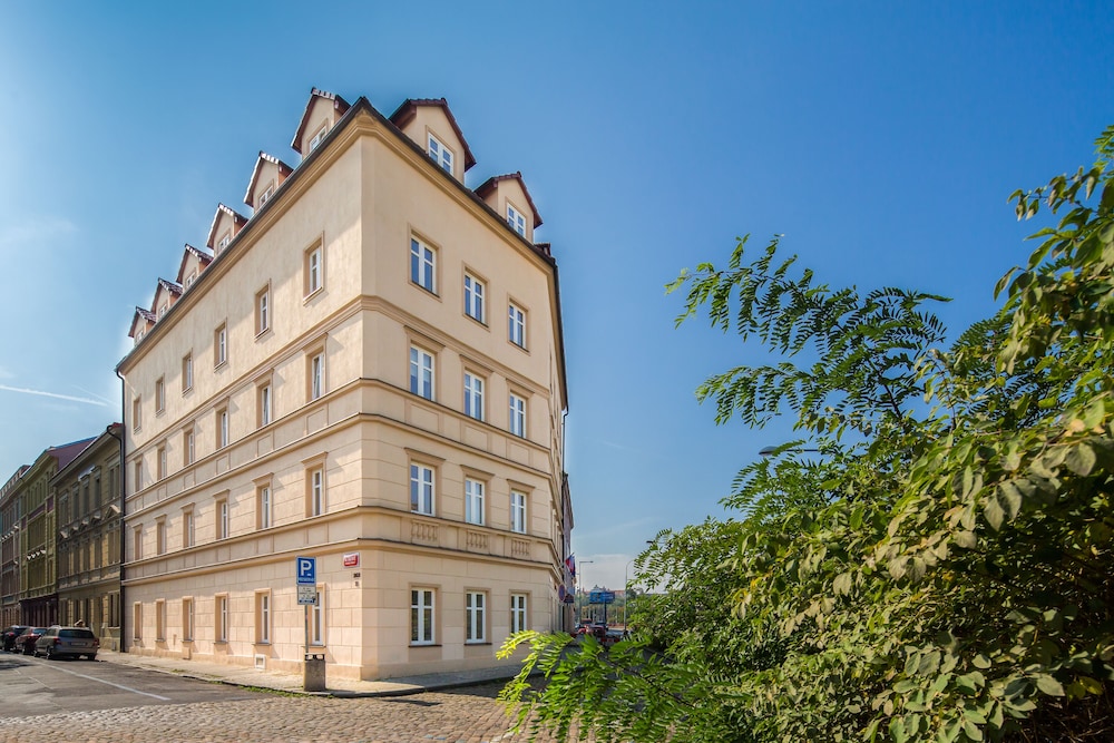 LE PETIT HOTEL PRAGUE 3/22