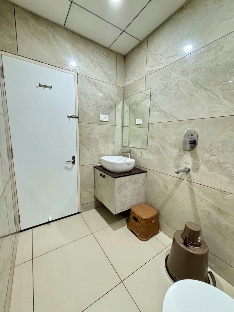 Hotel Citywalk Residency 48/50