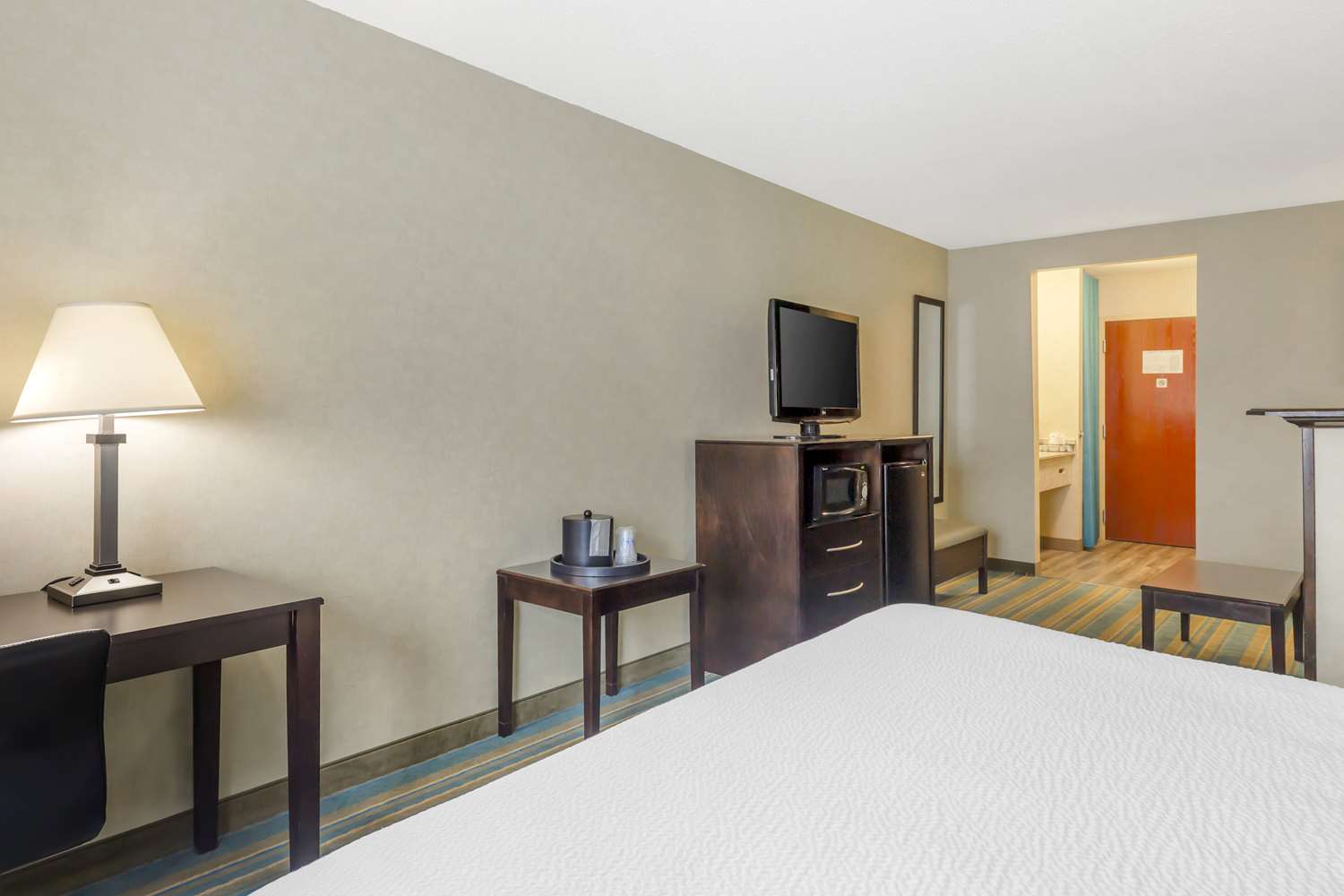 Best Western Plus Berkshire Hills Inn & Suites 21/41
