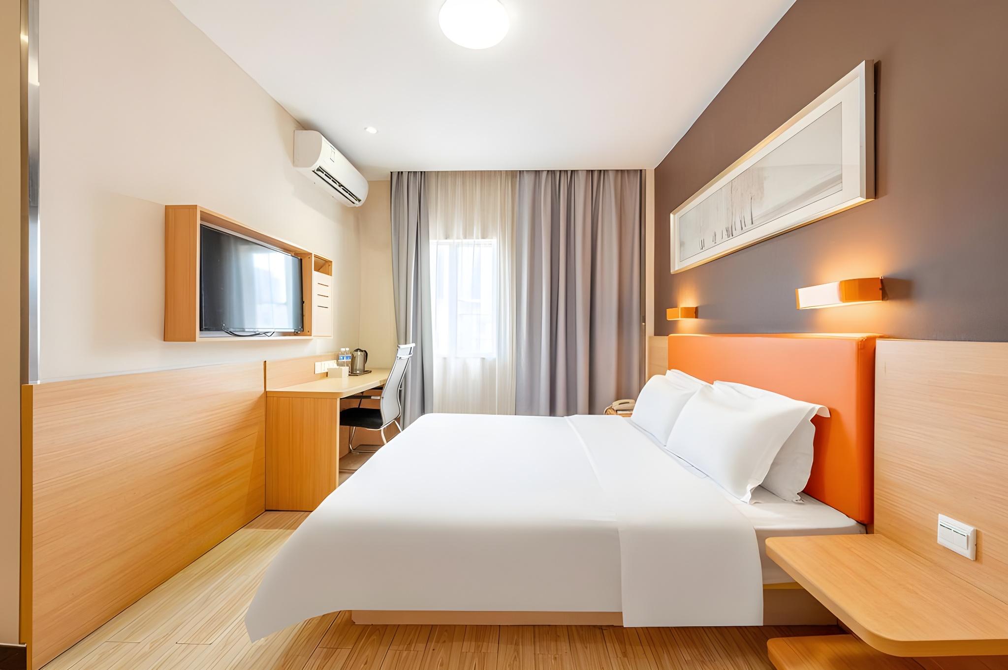 Boutique, Queen Bed