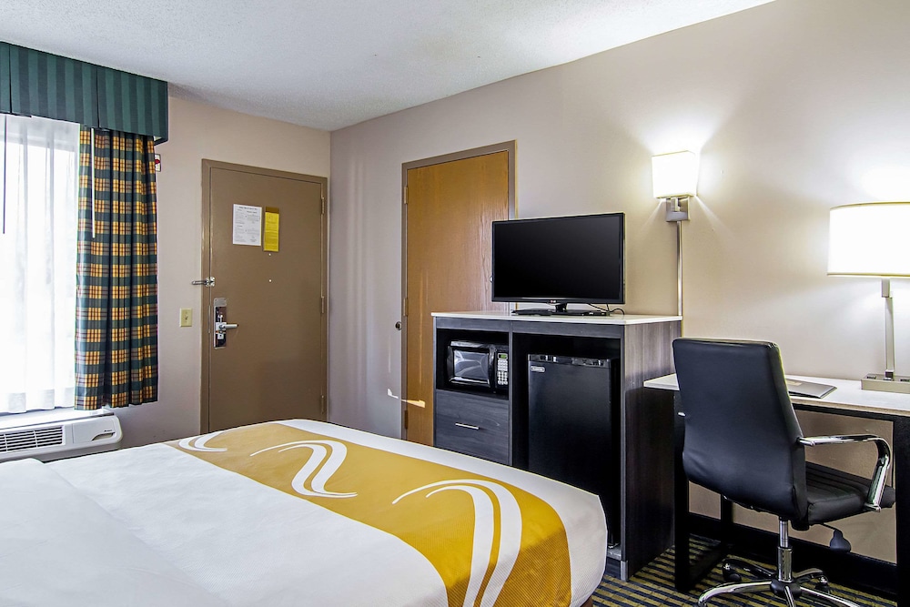 Quality Inn Savannah I 95 22/41