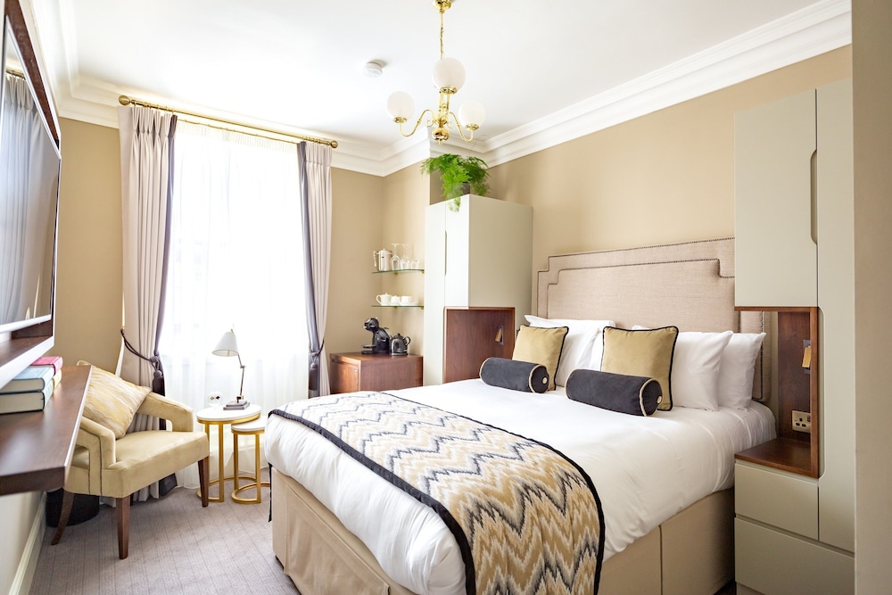 CLASSIC, QUEEN BED