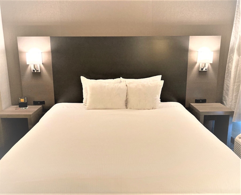 Wingate by Wyndham Erie 23/53