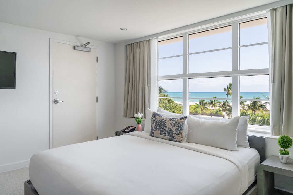 Room, King Bed, Ocean Front, Balcony