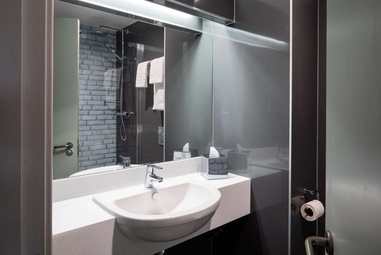 OYO Flagship London Finchley 20/20