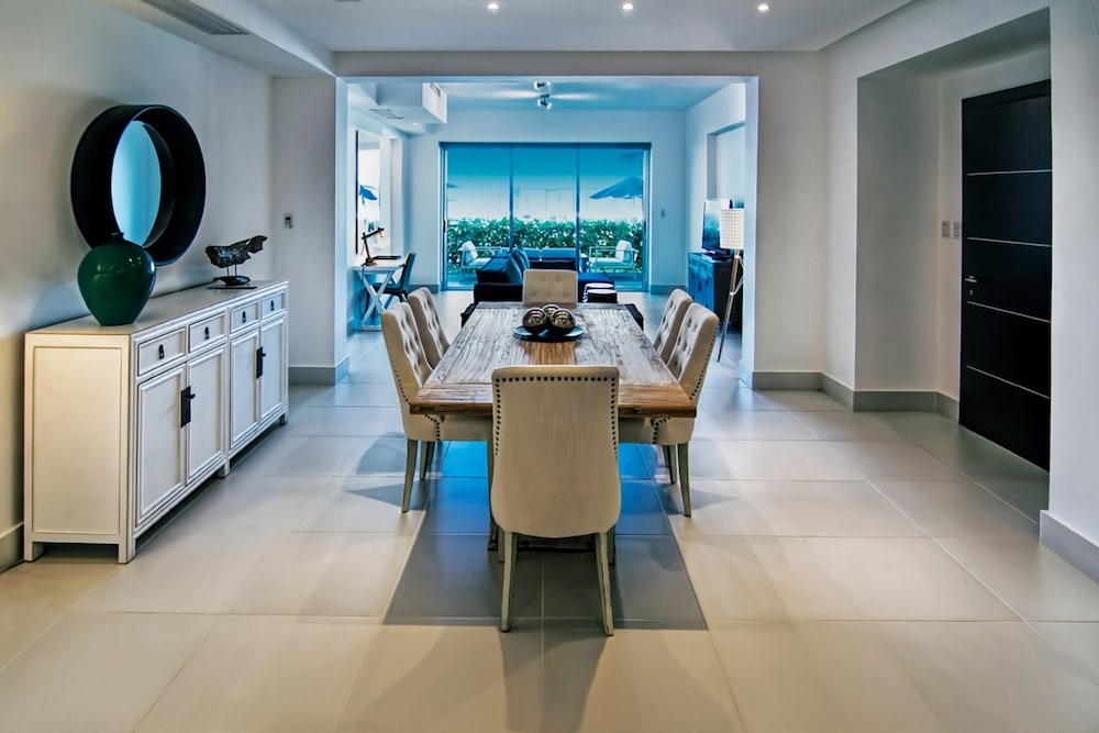 The Ocean Club, a Luxury Collection Resort, Costa Norte 30/40