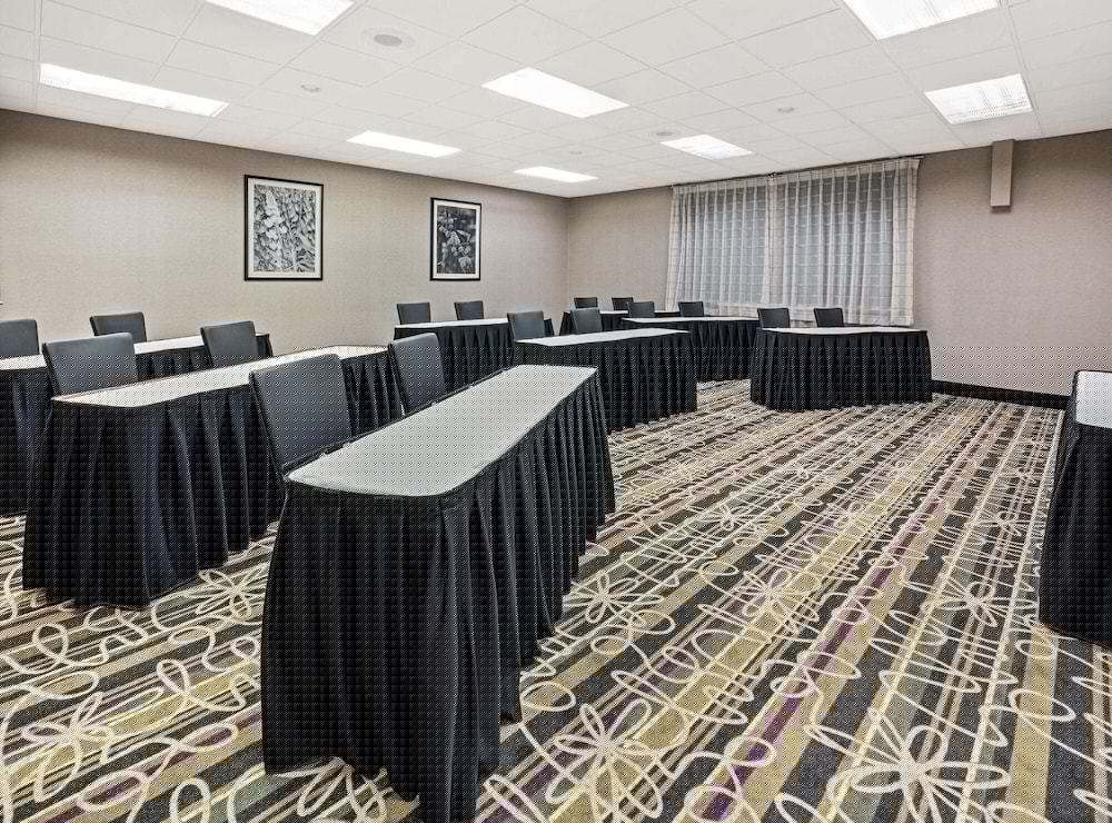 La Quinta Inn & Suites by Wyndham Tacoma - Seattle 36/45