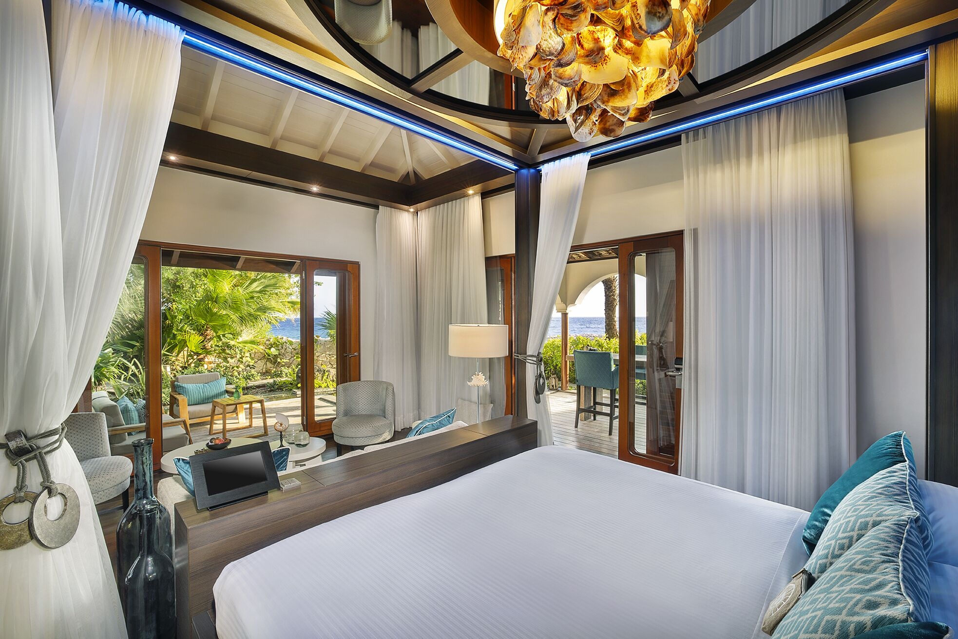 Suite, King Bed, Beach Front, Private Pool
