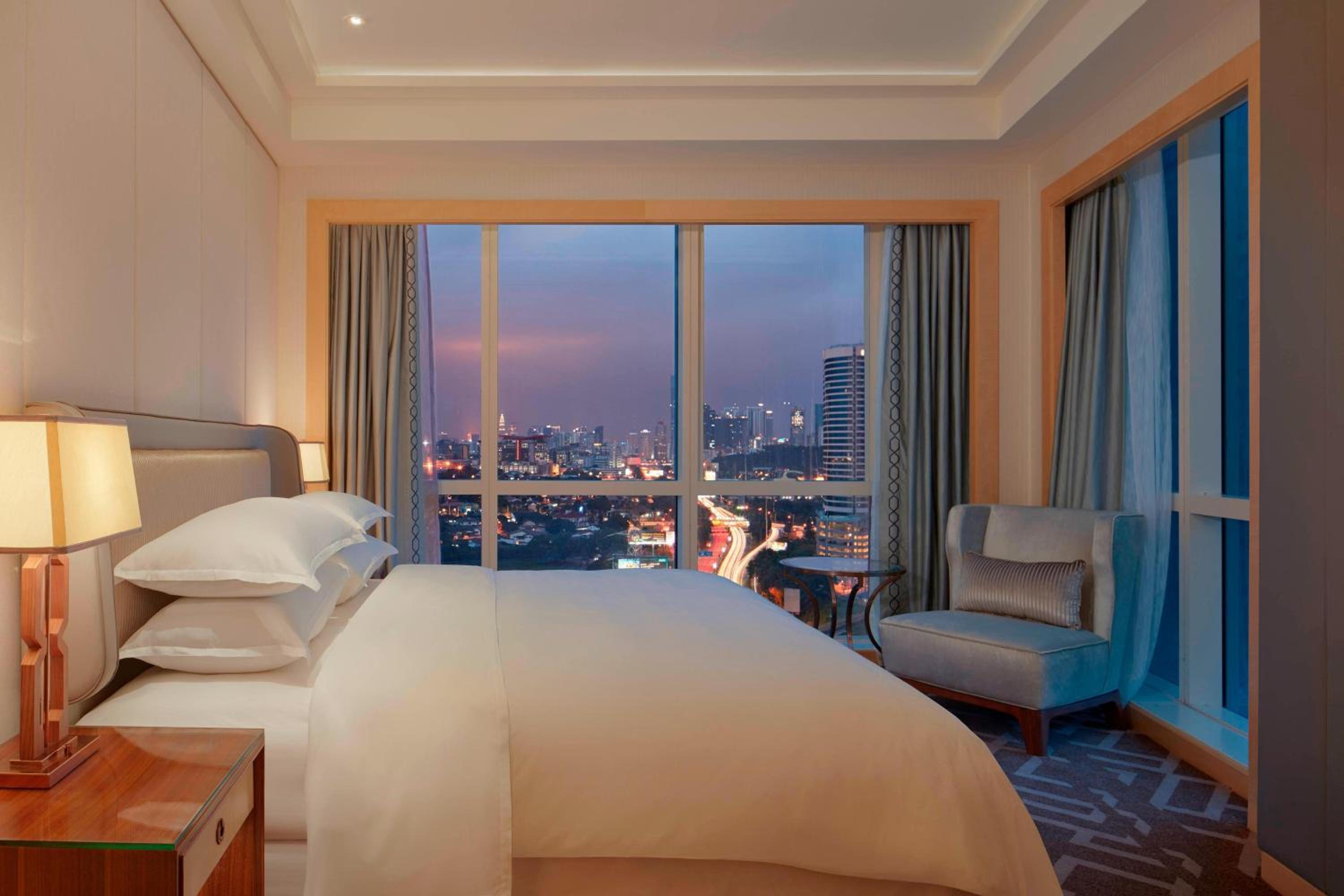 Club, Executive, Suite, King Bed, Club Lounge Access