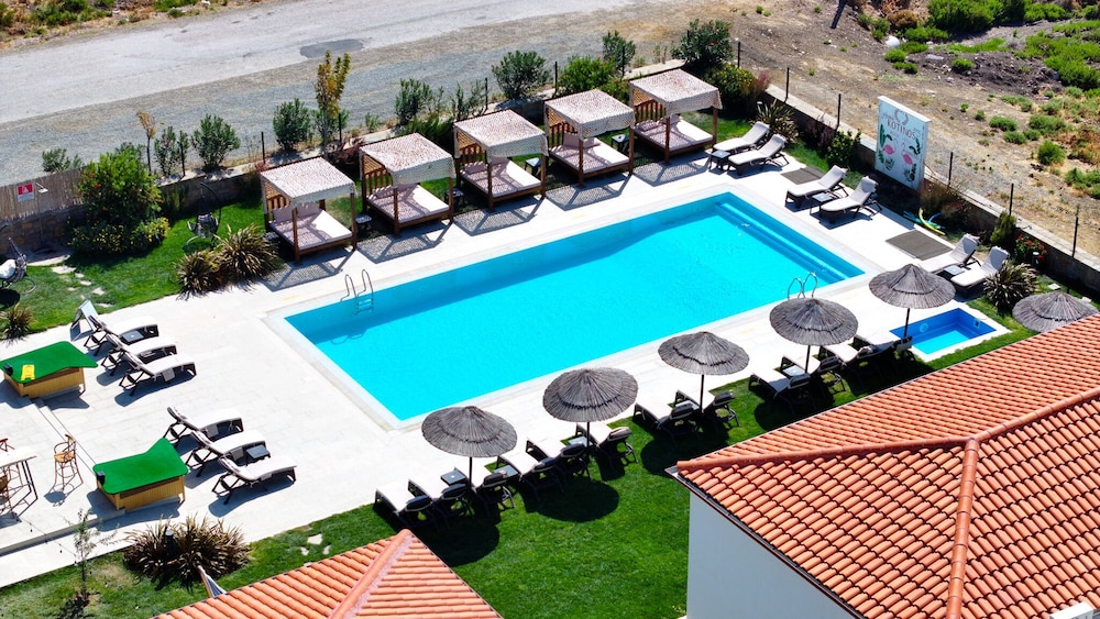 Kotinos Beach Hotel 43/47