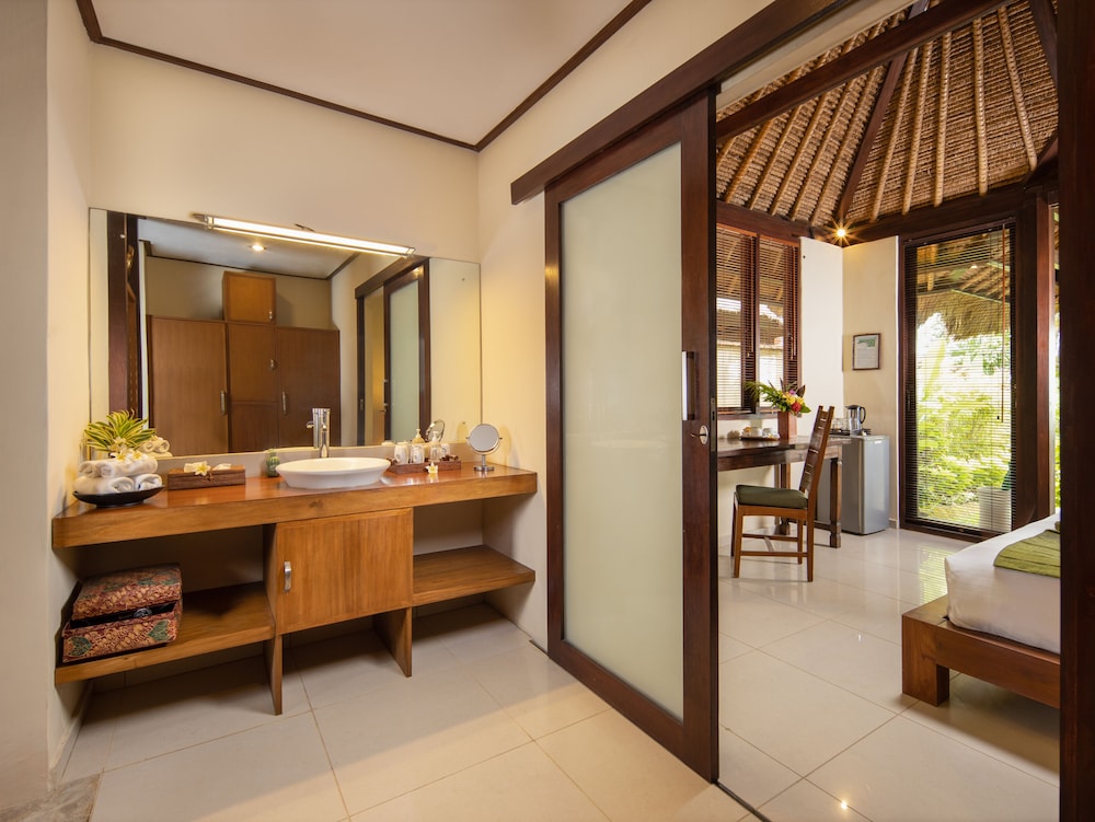 Alam Anda Ocean Front Resort And Spa 49/50