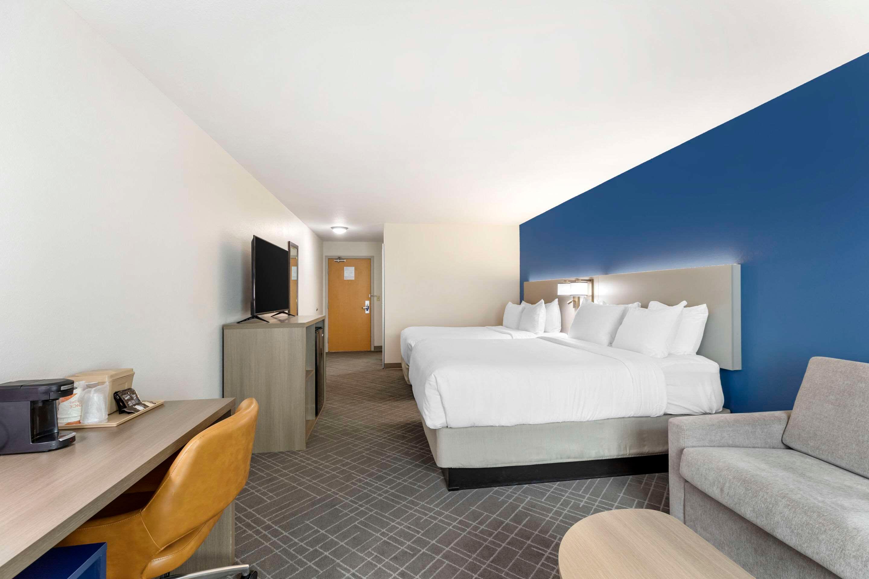 UPGRADE, EFFICIENCY, SUITE, KING AND QUEEN BED